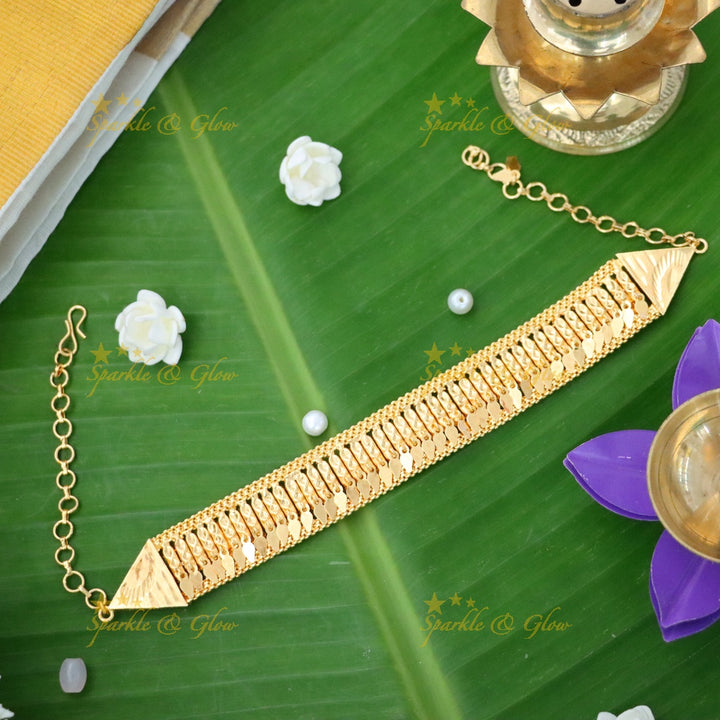 Exquisite Gold High Neck Choker for Festive Elegance