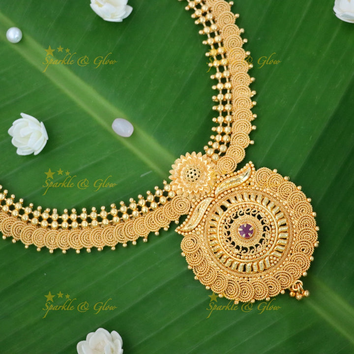 Kerala Gold Necklace - Traditional Elegance for Weddings