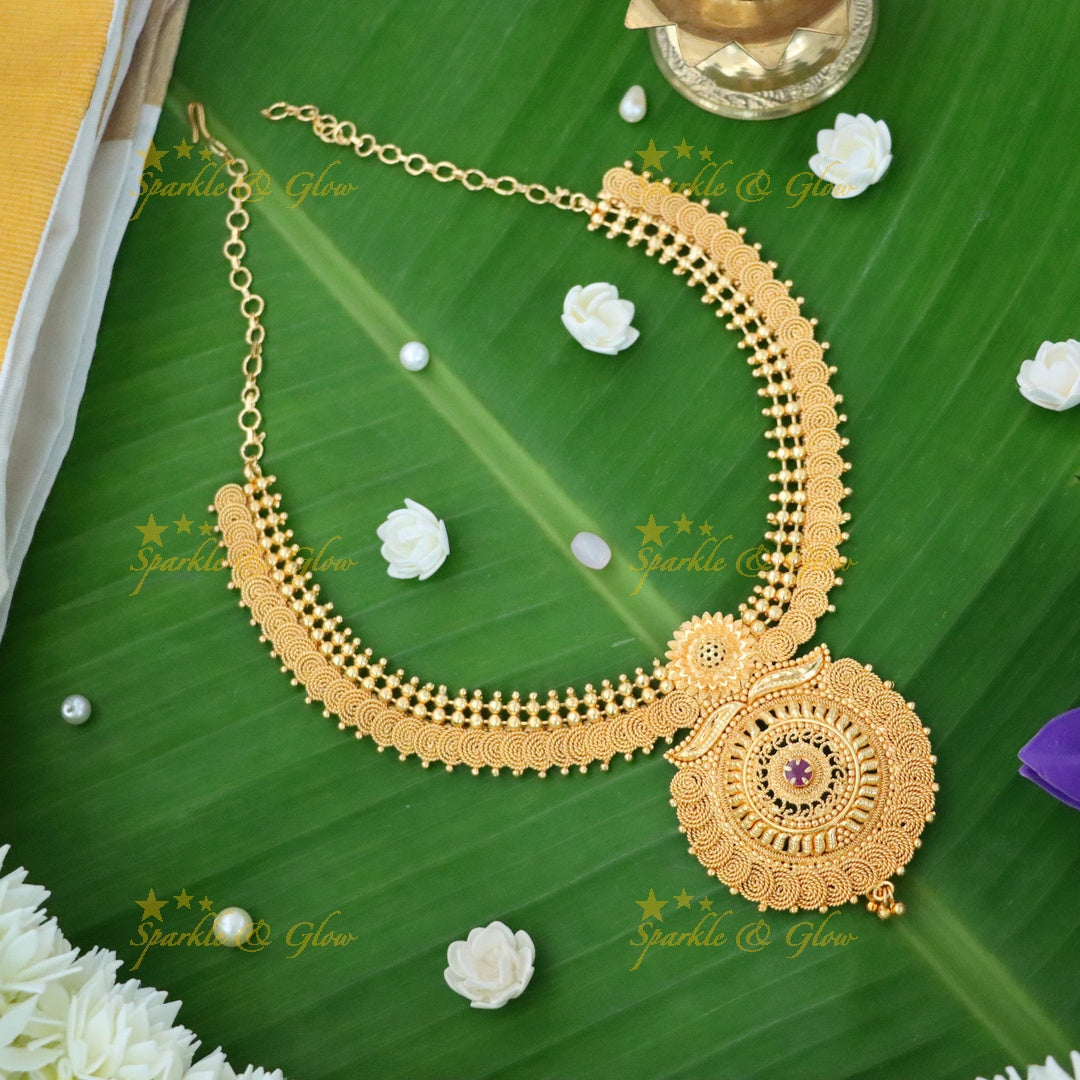 Kerala Gold Necklace - Traditional Elegance for Weddings