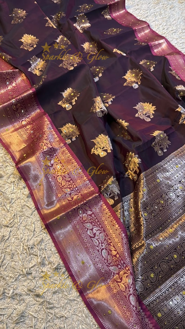 Exquisite Kanjivaram Banarasi Saree with Pearl Lace