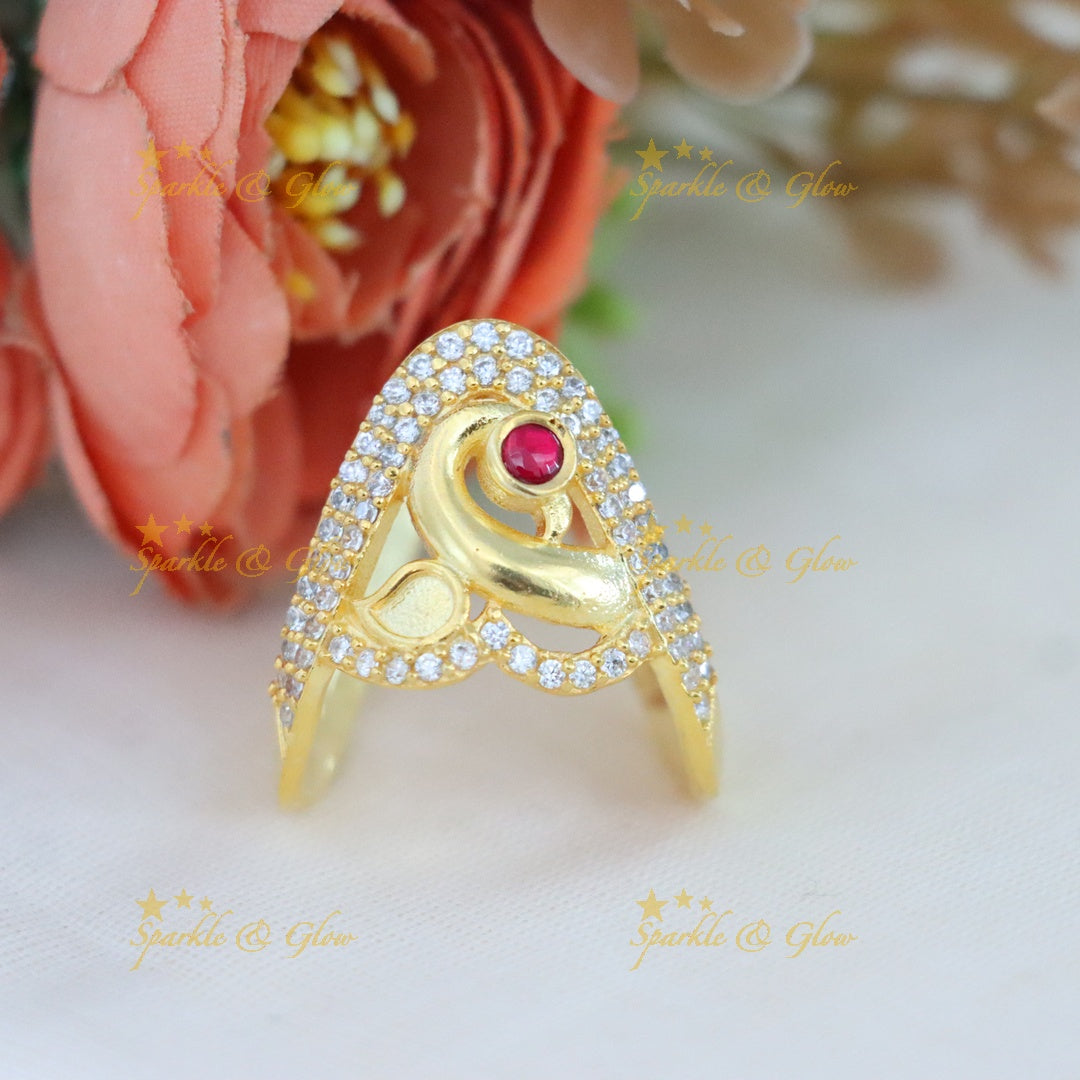 Elegant Gold Ring with Emerald Stone – Perfect Addition