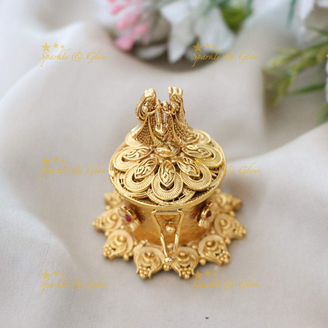 Elegant Gold-Inspired Kumkum Box for Festive Occasions