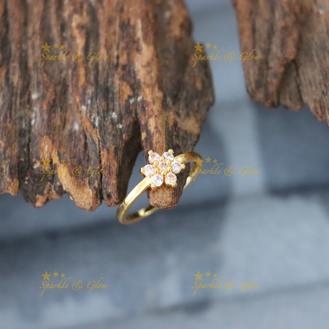 Exquisite Microgold Flower Finger Ring - Elegance Redefined