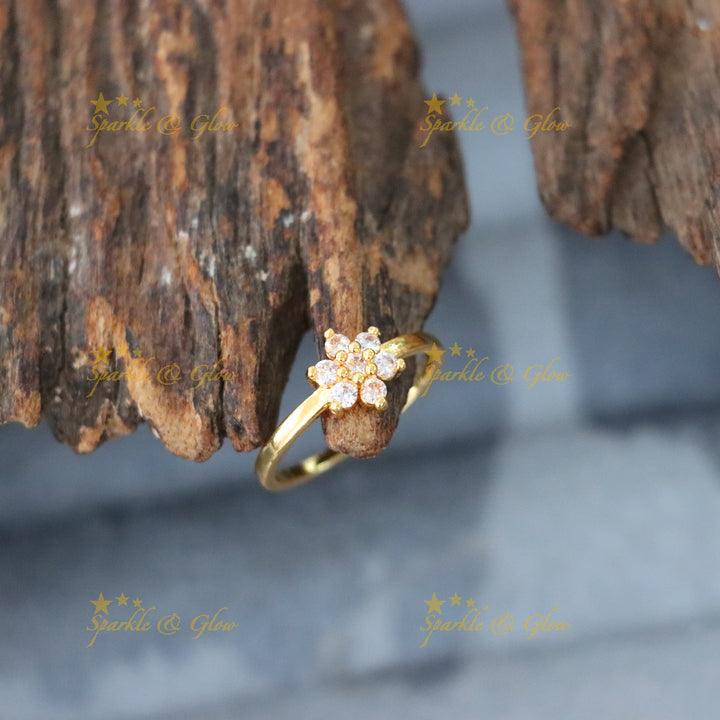 Exquisite Microgold Flower Finger Ring - Elegance Redefined