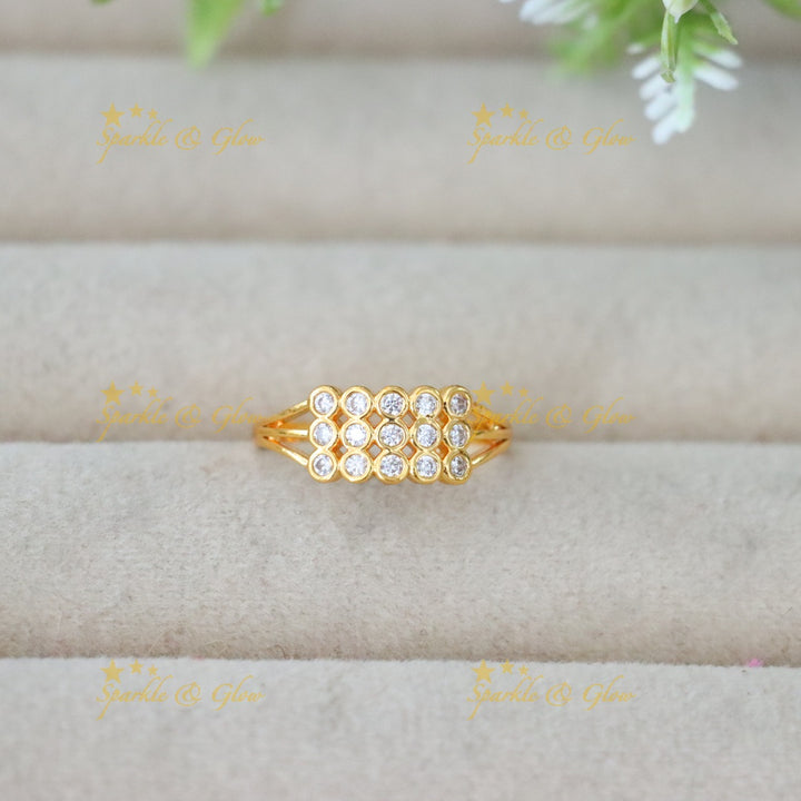 Elegant Microgold Finger Ring with Crystal Embellishments