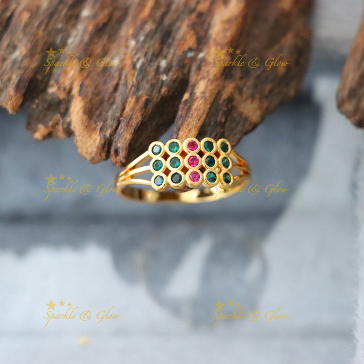 Elegant Microgold Finger Ring with Crystal Embellishments