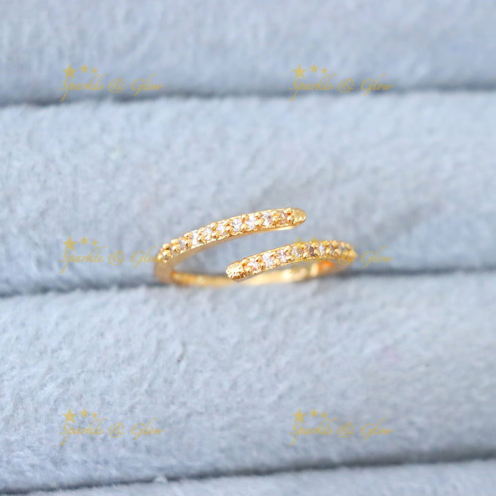Exquisite Microgold Plated Wrap Finger Ring for Festive Elegance