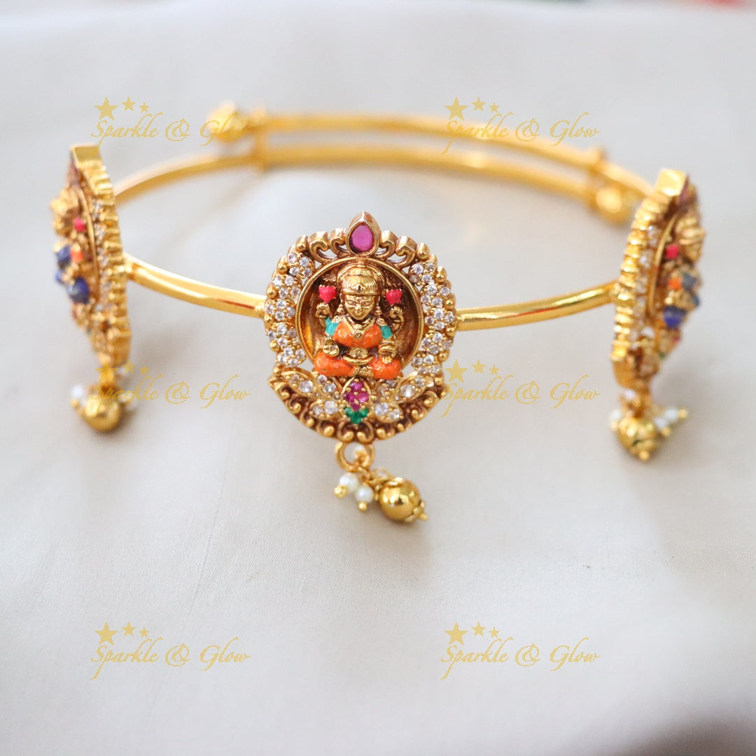 Exquisite Gold Vanki Bracelet for Weddings & Festivals