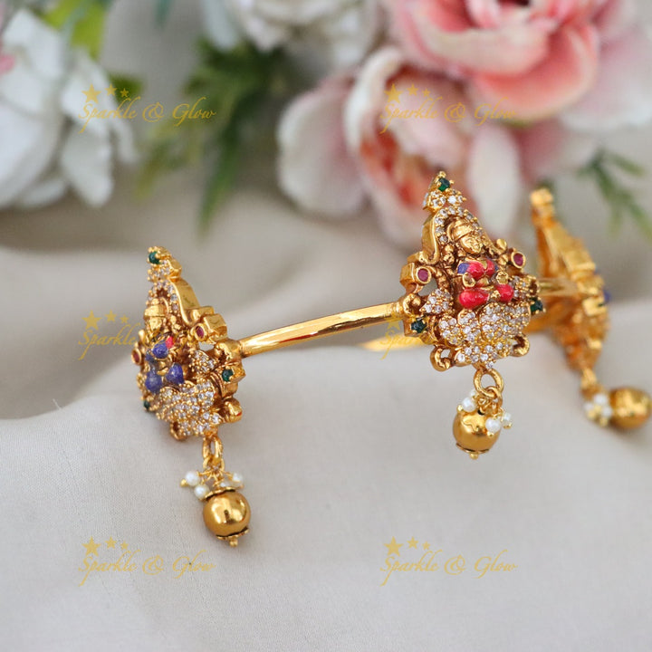 Exquisite Gold Jadau Vanki Bracelet for Weddings
