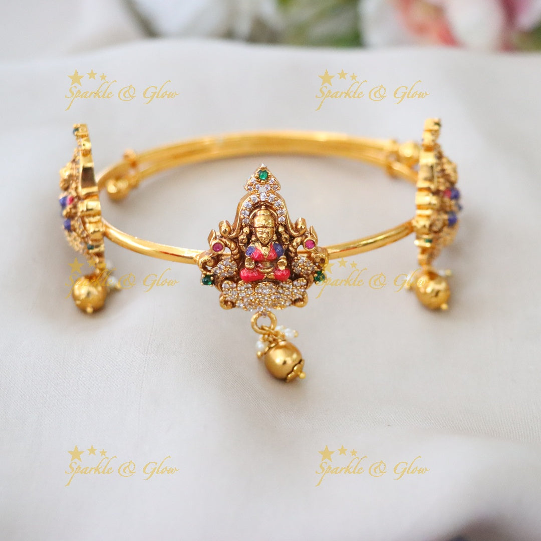 Exquisite Gold Jadau Vanki Bracelet for Weddings