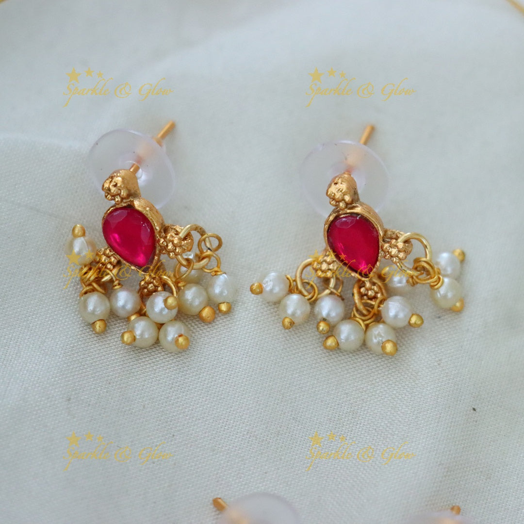 Gorgeous Gold Necklace with Pearls for Festive Occasions