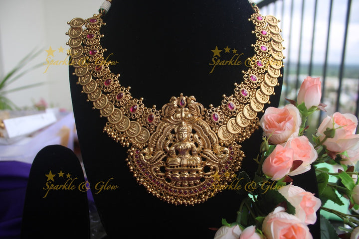 Gold alike polished elegant coin necklace- Gold Red