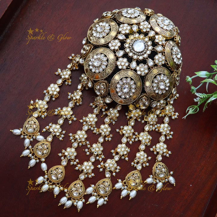 Exquisite Gold Hair Bun - Perfect for Festive Occasions