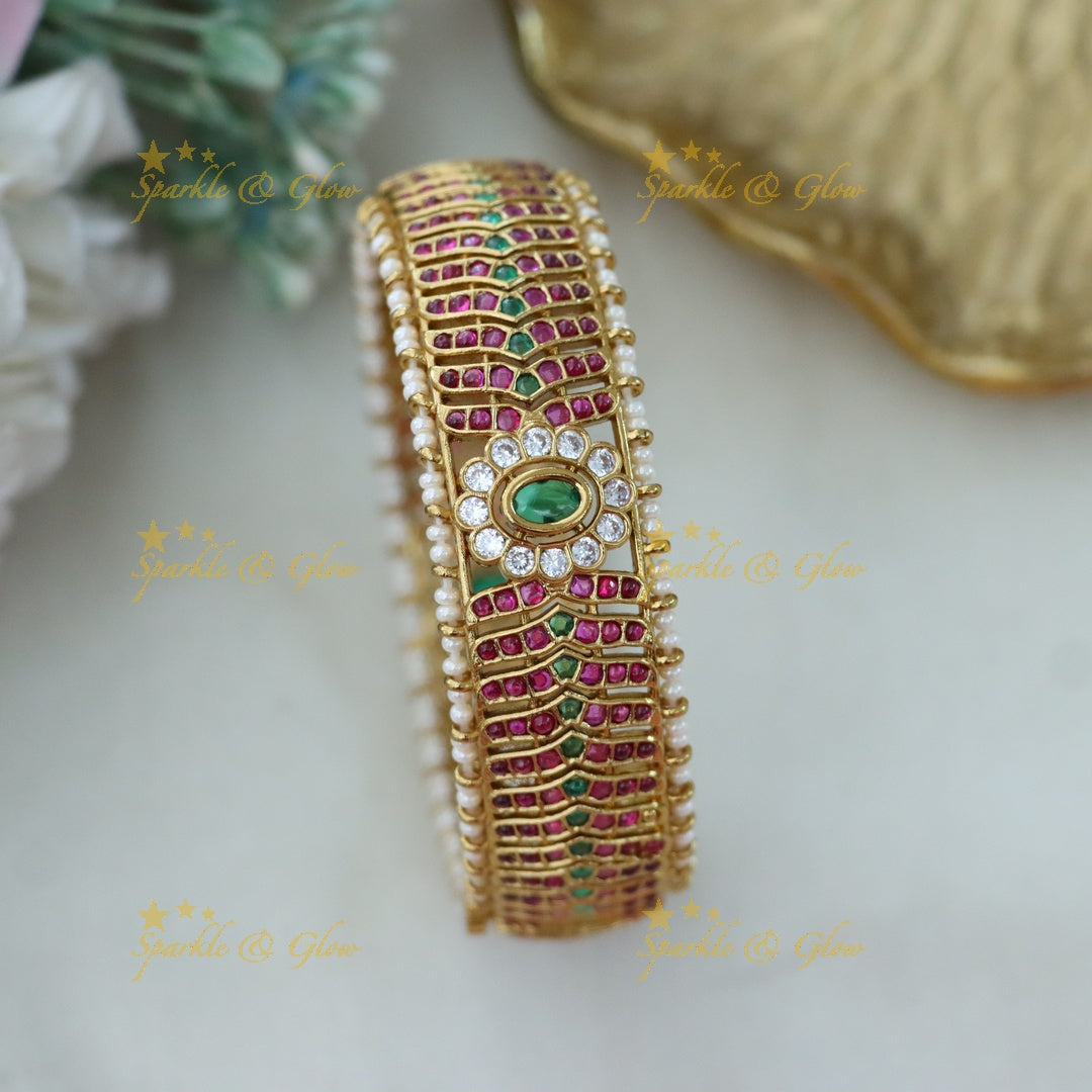 Gold-Plated Screw Bangle - Elegant Imitation Jewelry