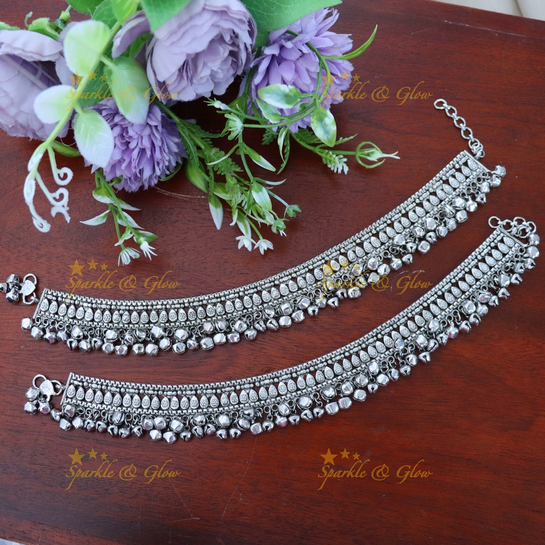 Elegant Silver Pearl Anklet for Weddings & Festivities