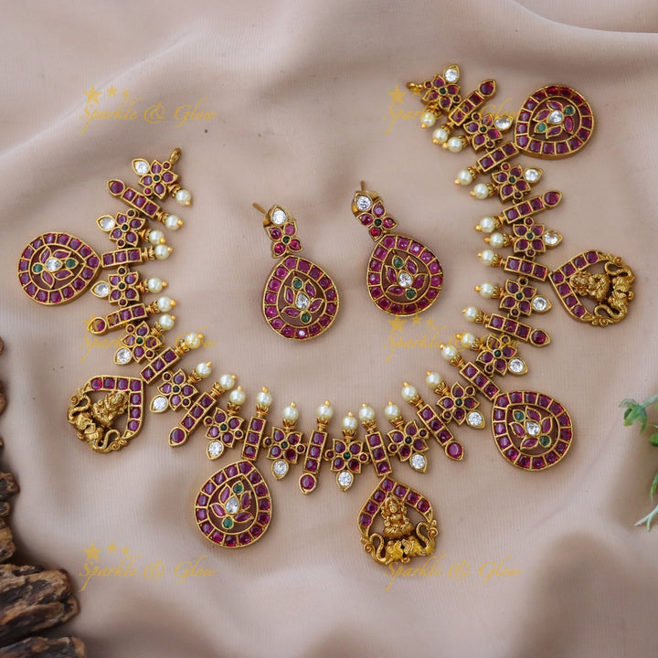 Exquisite Jadau Necklace Set for Glamorous Occasions