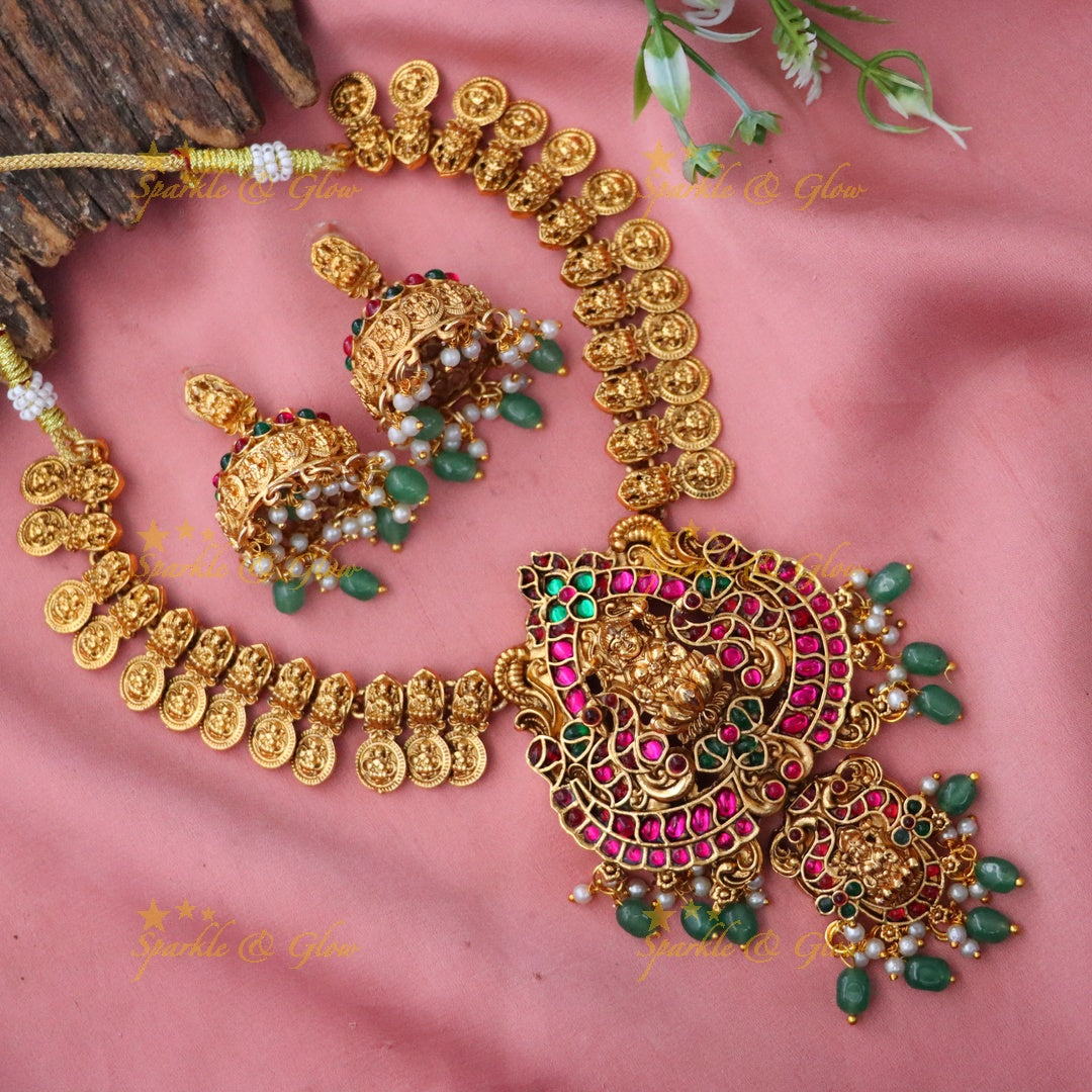 Regal budgeted Gold Necklace Set for Weddings