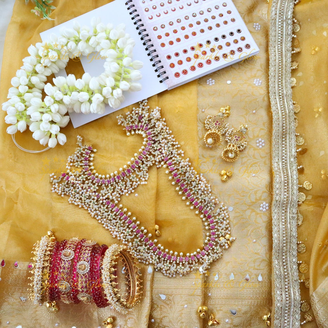 Exquisite Banarasi Silk Saree with Elegant Jewellery Set