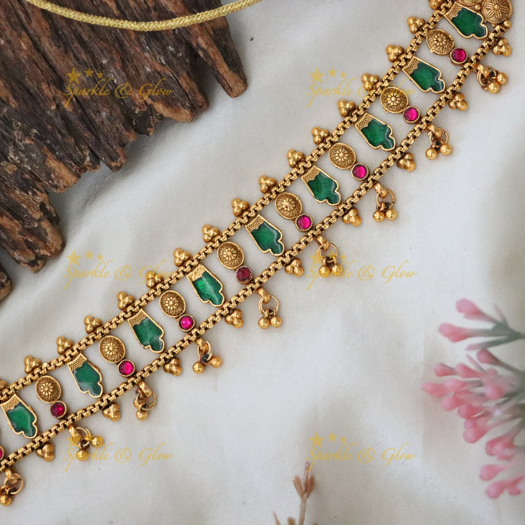 Elegant Gold Choker Necklace for Festive Celebrations