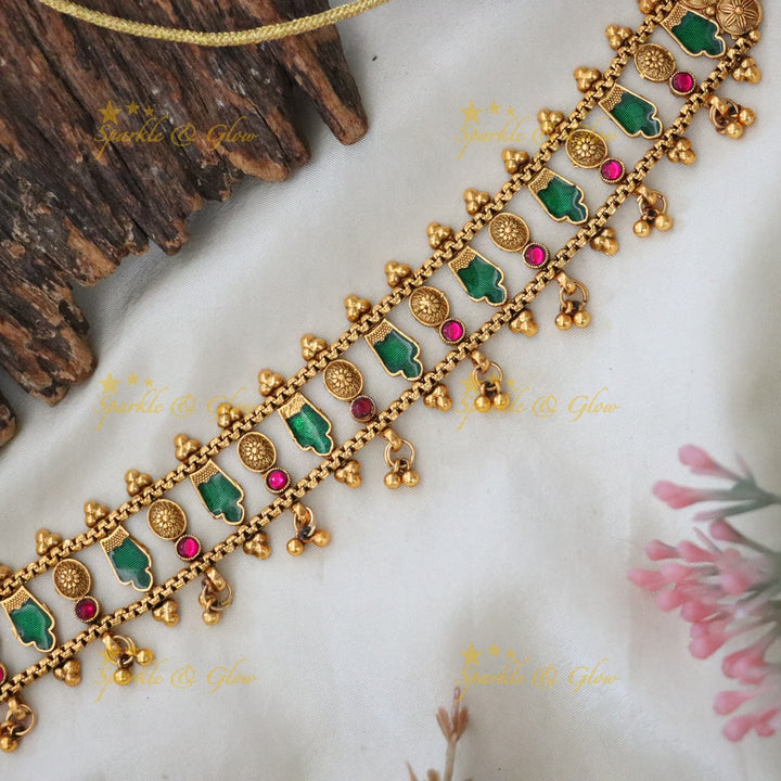 Elegant Gold Choker Necklace for Festive Celebrations