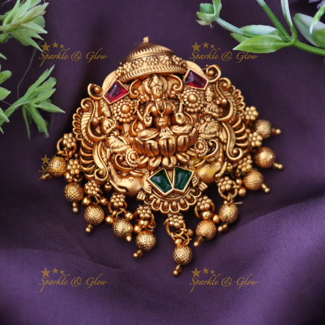 Elegant Gold Temple Hairpin for Special Celebrations