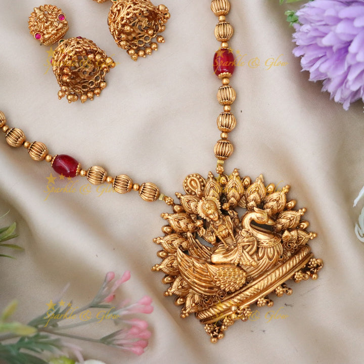 Exquisite Lakshmi Gold Necklace for Weddings