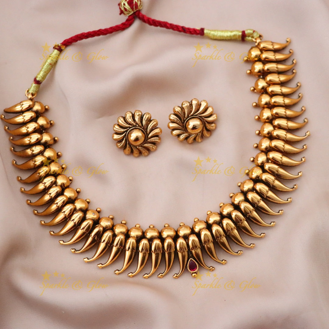 Exquisite Festive Gold Short Necklace Set