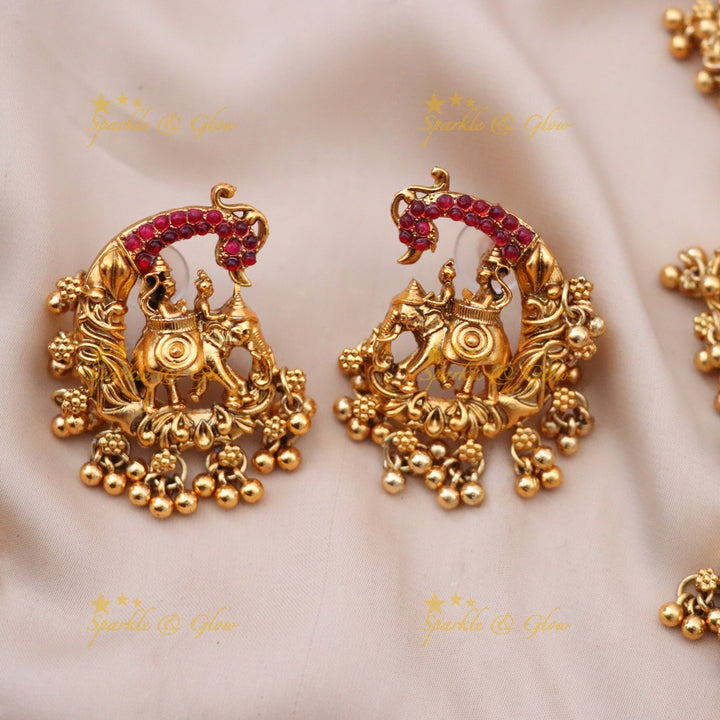 Exquisite Long Gold Idol Necklace for Weddings