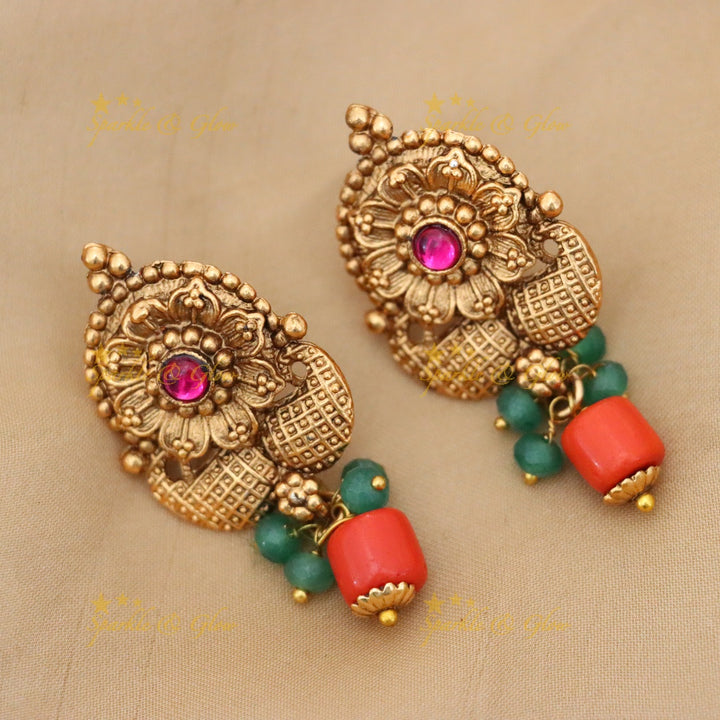 Exquisite Gold-Toned Festive Short Necklace Set