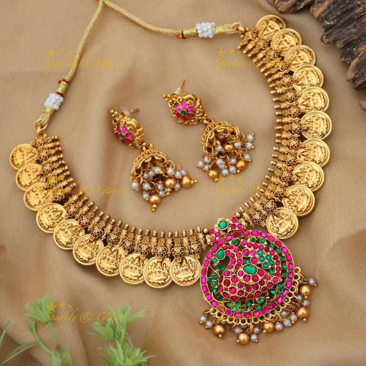 Exquisite Short Necklace Adorned with Gold Coins