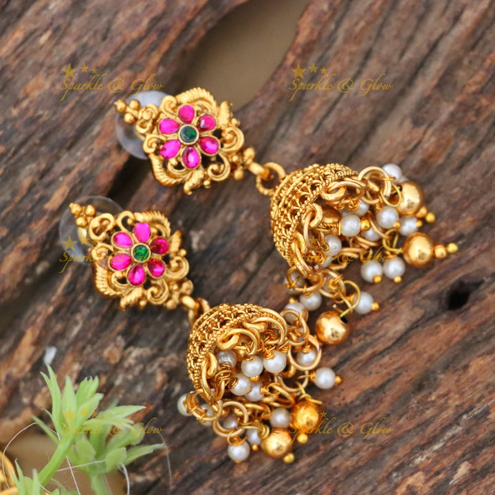 Exquisite Short Necklace Adorned with Gold Coins