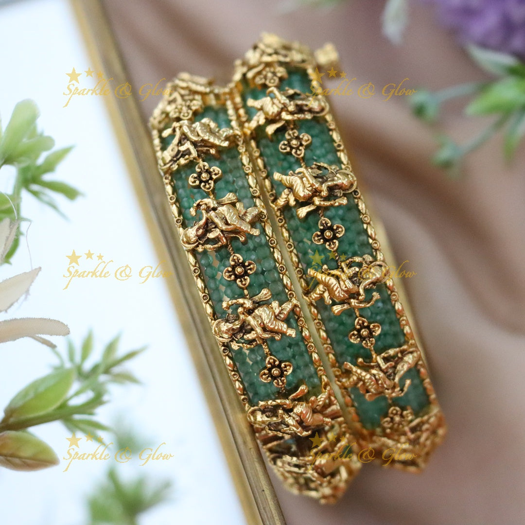 Exquisite Gold Temple Screw Bangle for Festive Glamour