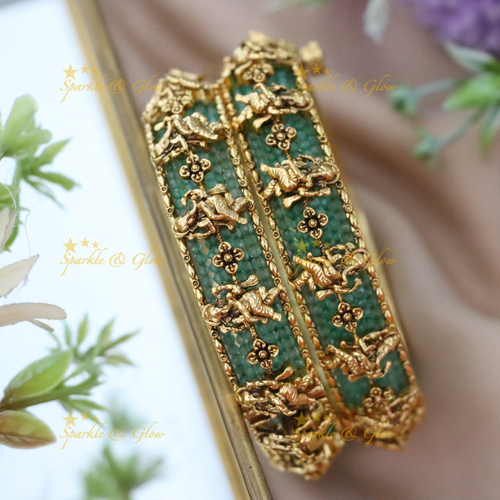 Exquisite Gold Temple Screw Bangle for Festive Glamour