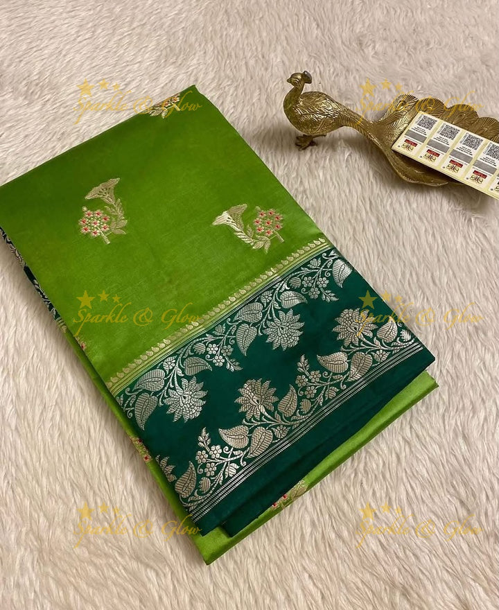 Stunning Banarasi Saree with Zari Border for Weddings
