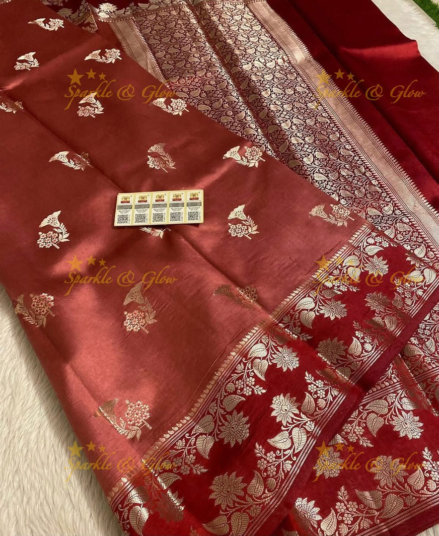 Stunning Banarasi Saree with Zari Border for Weddings
