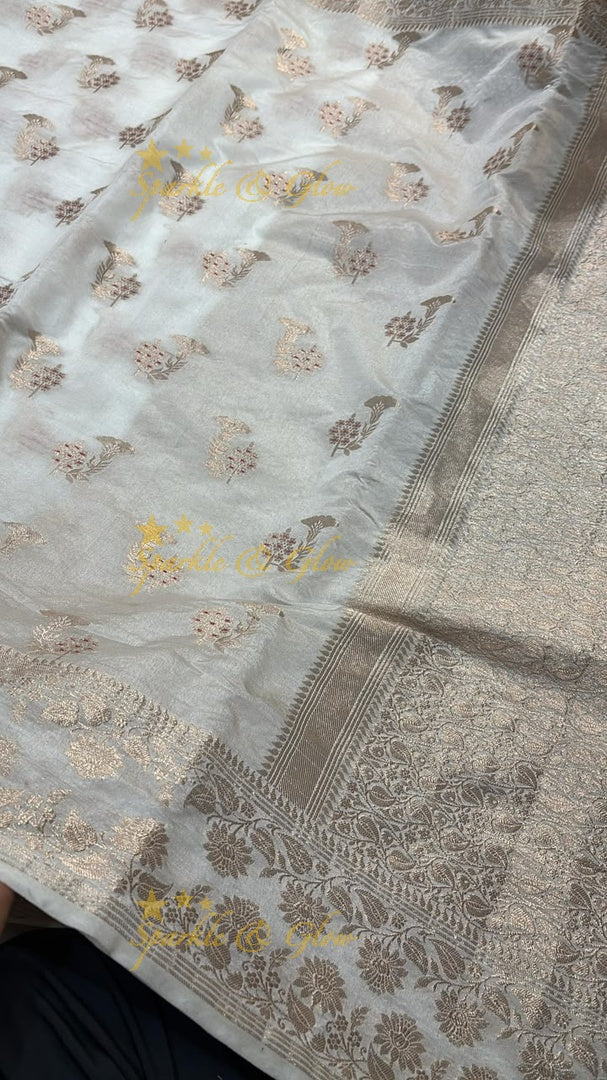 Stunning Banarasi Saree with Zari Border for Weddings