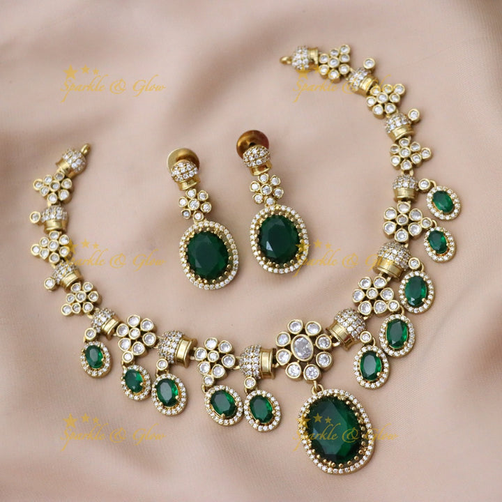 Exquisite Victorian Gold Necklace Set for Celebrations