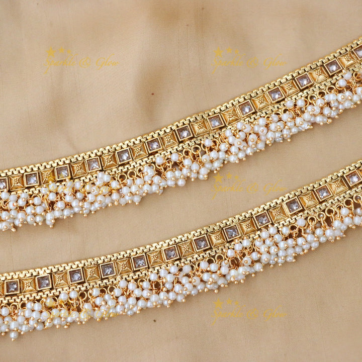 Festive Gold Anklet for Elegance & Celebration