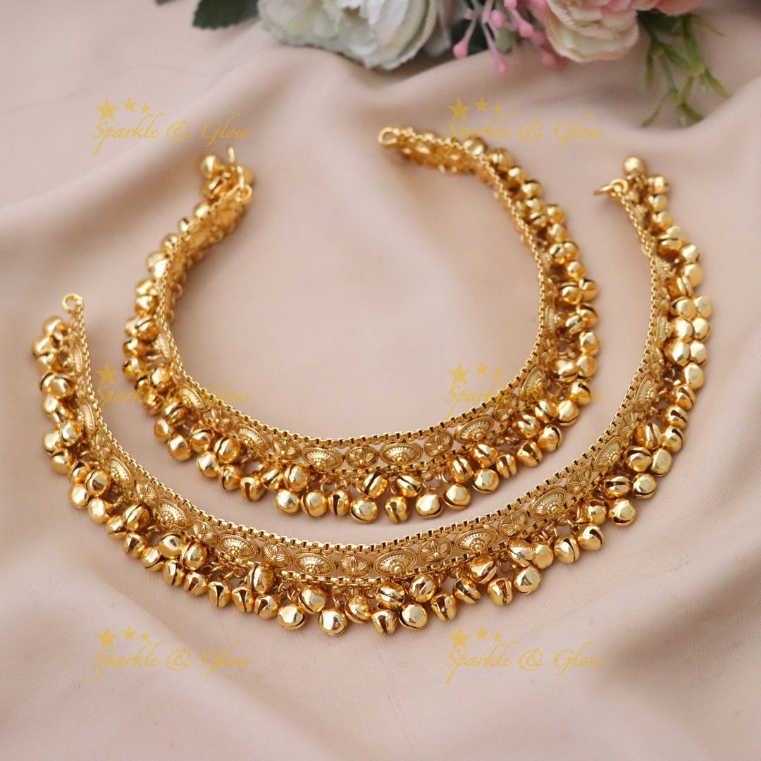Elegant Gold Imitation Festive Anklet – Add Glam to Your Style