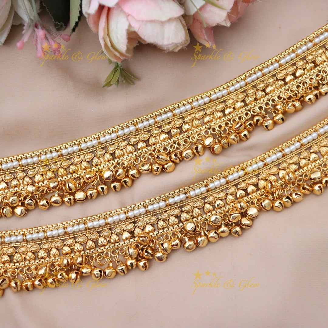 Elegant Gold Anklet for Festive Celebrations