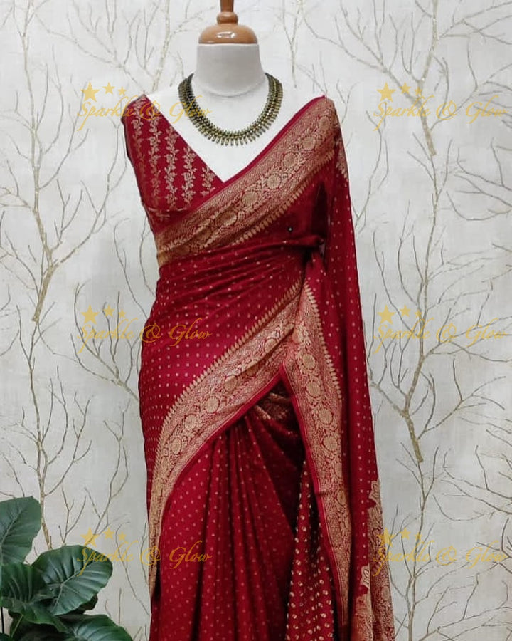 Exquisite Banarasi Saree with Intricate Zari Work