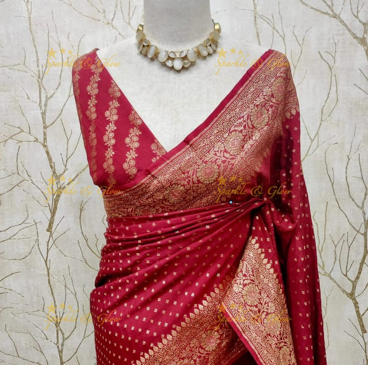 Exquisite Banarasi Saree with Intricate Zari Work