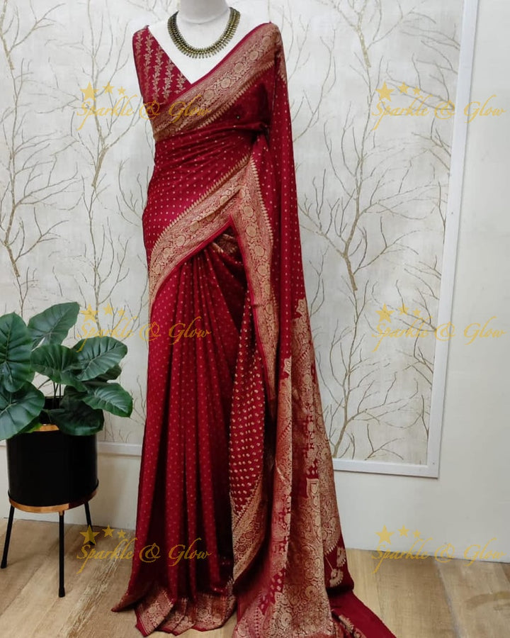 Exquisite Banarasi Saree with Intricate Zari Work