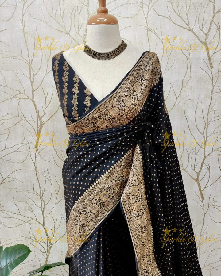 Exquisite Banarasi Saree with Intricate Zari Work