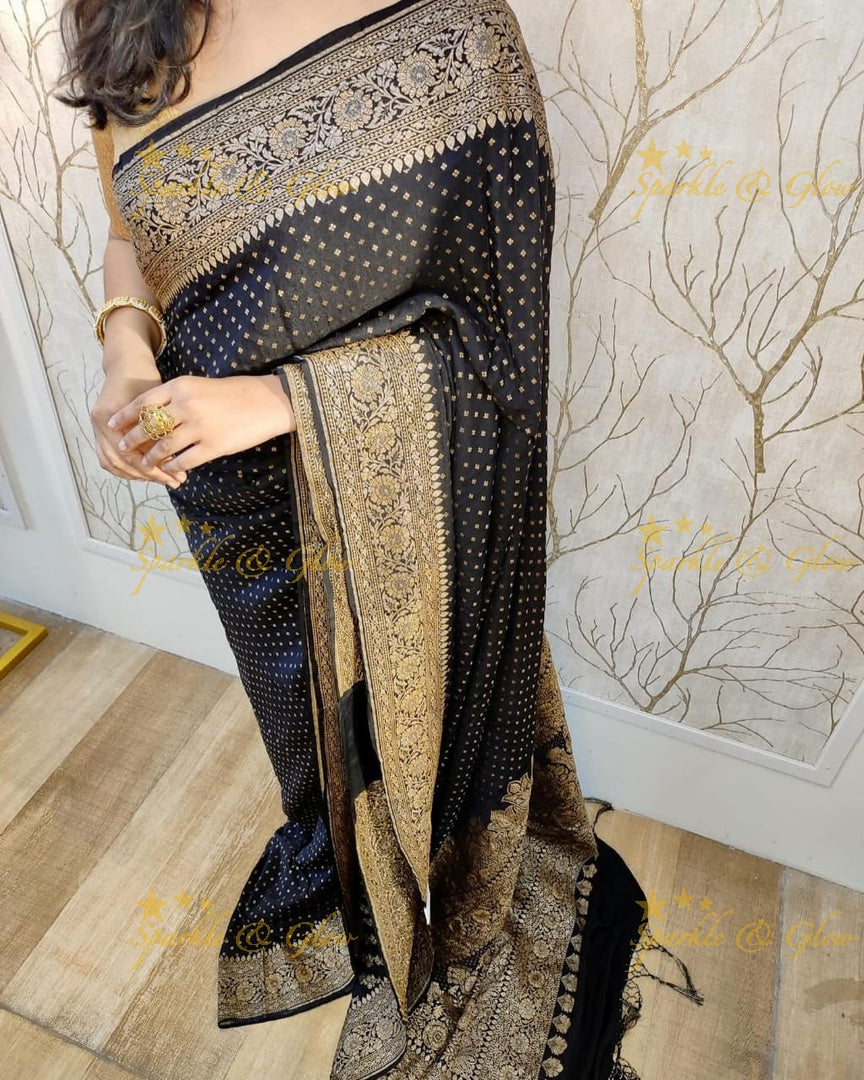 Exquisite Banarasi Saree with Intricate Zari Work
