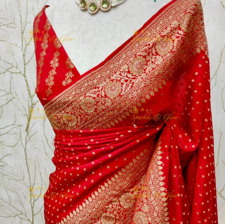 Exquisite Banarasi Saree with Intricate Zari Work