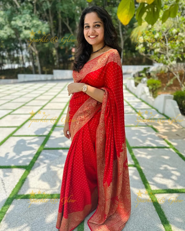 Exquisite Banarasi Saree with Intricate Zari Work