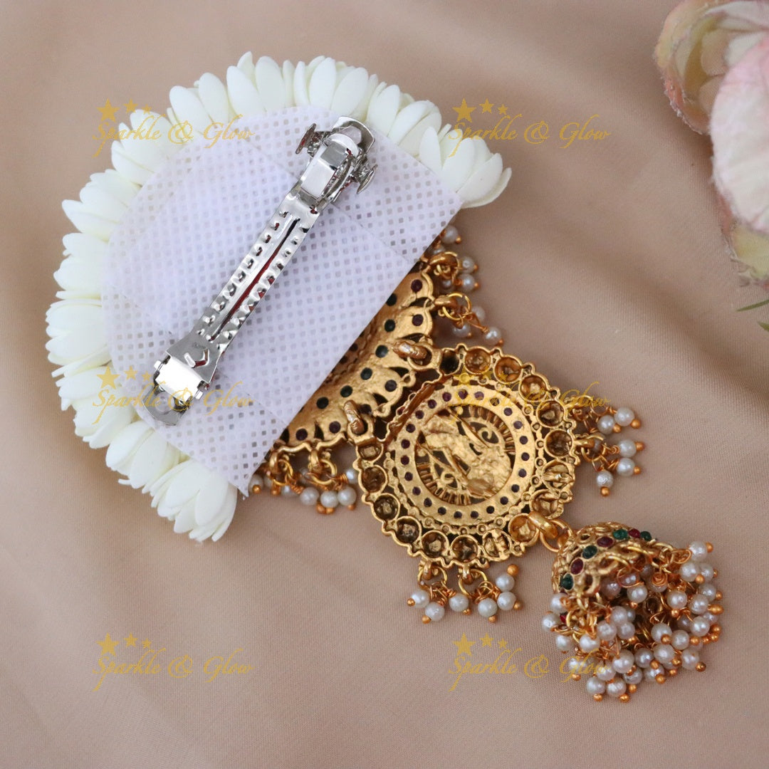 Glamorous Temple Hair Clip – Gold Festive Accessory