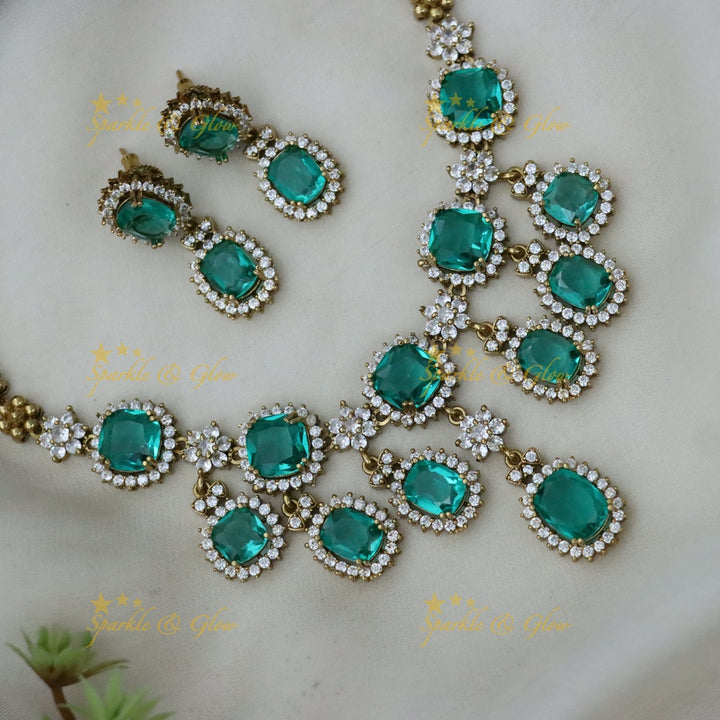 Exquisite Emerald Short Necklace Set