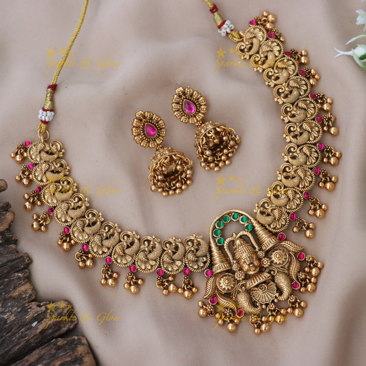 Exquisite Gold-Toned Temple Short Necklace